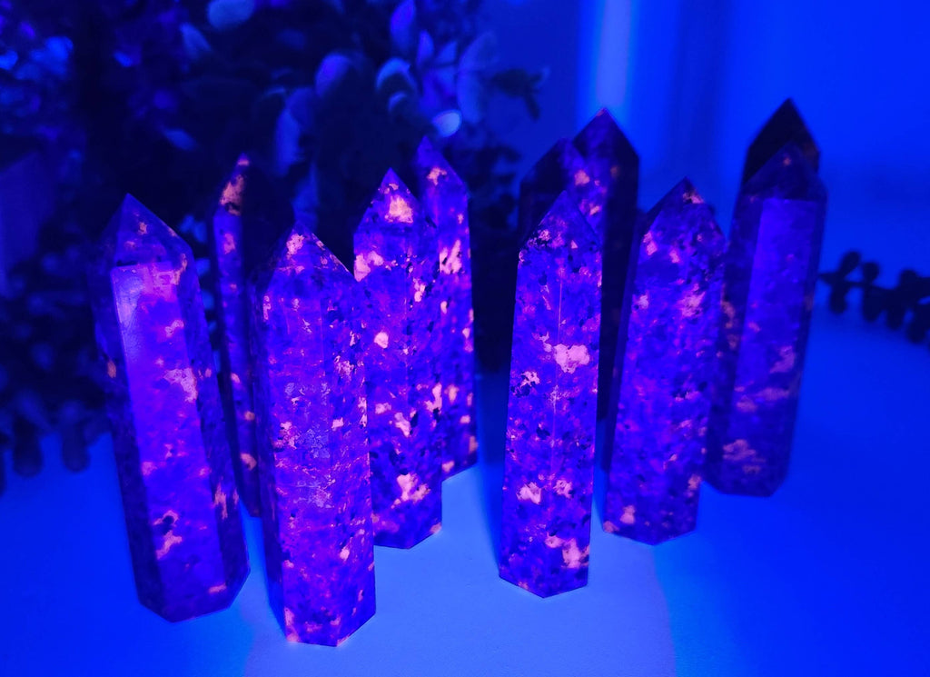 Yooperlite -UV Reactive Tower (Approx. 8.5-9cm) AAA Quality