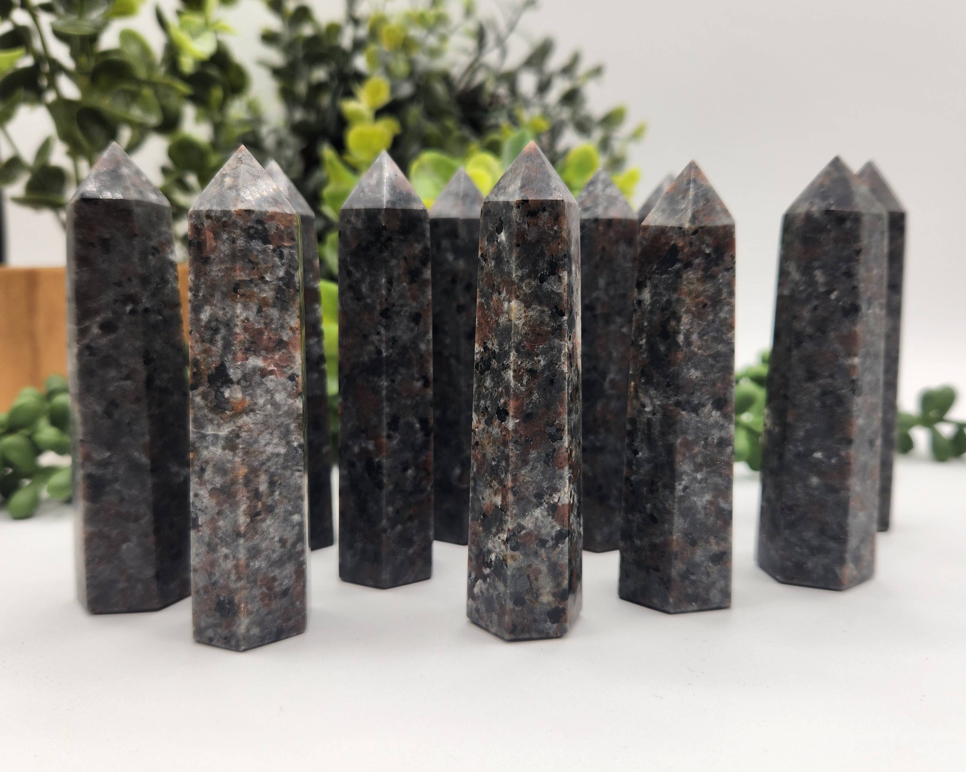 Yooperlite -UV Reactive Tower (Approx. 8.5-9cm) AAA Quality